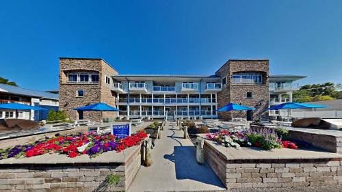 Put-in-Bay Casa | Put-in-Bay Waterfront Condo #205