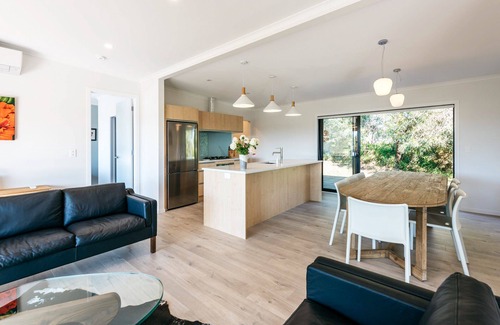 Surfdale Casa | PUTAKI BAY - KERERU VILLA | Sé mi invitado