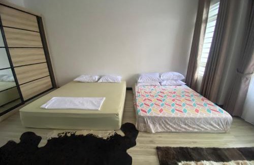 Batu Arang Casa | Puteri Elaisha Homestay