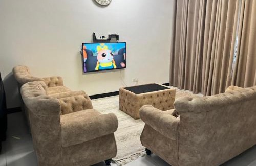 Batu Arang Casa | Puteri Elaisha Homestay