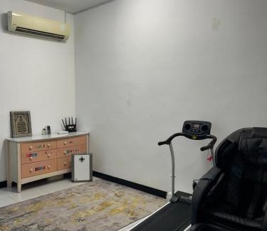 Batu Arang Casa | Puteri Elaisha Homestay