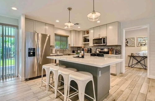 Peaceful Valley Casa | Putting Green Oasis 10-Min Walk OldTown Scottsdale