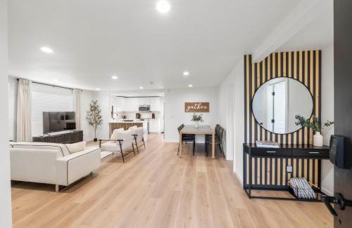 Puyallup Casa | Puyallup Hous I Walk to farm 12 and Fika Coffee Shop