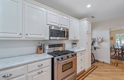 Riverland Terrace Casa | Pvt Room in 3 BR CHS LUX home on golf course with pool & hot tub