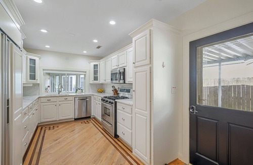 Riverland Terrace Casa | Pvt Room in 3 BR CHS LUX home on golf course with pool & hot tub