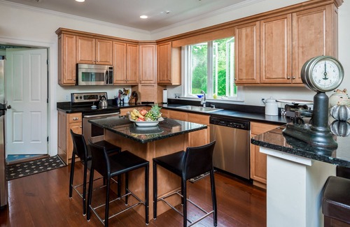 North Haven Casa | PVT Sag Harbor Beachfront community - Saline Solar Hted Pool, Community Tennis.