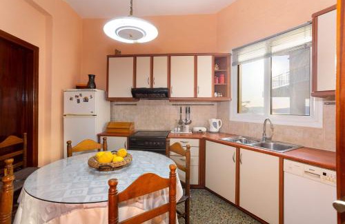 Pylos Apartamento | Pylos Sunset Retreat with Panoramic Sea Views