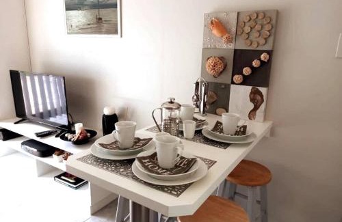 West Bank Apartamento | PYRAMID HOUSE BY THE SEA