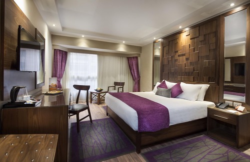 Al Duqqi Hotel | Pyramisa Suites Hotel Cairo