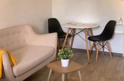 Bagneres-de-Bigorre Apartamento | PYRENE HOLIDAYS - Résidence La Fontaine - Studios cozy à 10mn à pied des thermes
