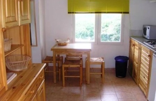 Coussa Cabaña | Pyreneen Vue gite with pool, renovated farmhouse tranquil with amazing views