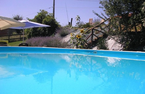 Coussa Cabaña | Pyreneen Vue gite with pool, renovated farmhouse tranquil with amazing views