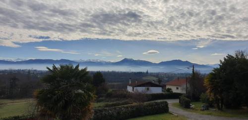 Saint-Gaudens Apartamento | Pyrenees Vue - Vues Fantastique, Calme, Jardin, Piscine, Parking Gratuit Sur Place