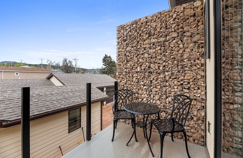 Spearfish Apartamento | Pyrite @ The Cobblestone