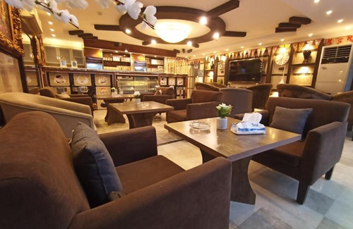 Sari Street Apartamento | Qasr Al Thuraya Hotel Apartments