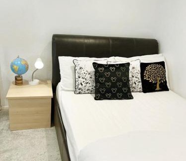 Cyncoed Casa | Qasr E Noor