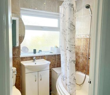 Cyncoed Casa | Qasr E Noor