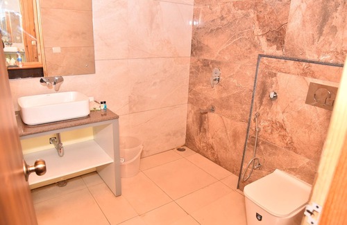 Jogiyana Complejo | Qcent Woods Spa & Resort