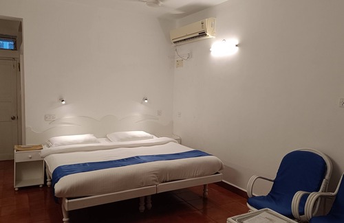 Calangute Complejo | Qees Empire Beachfront Resort