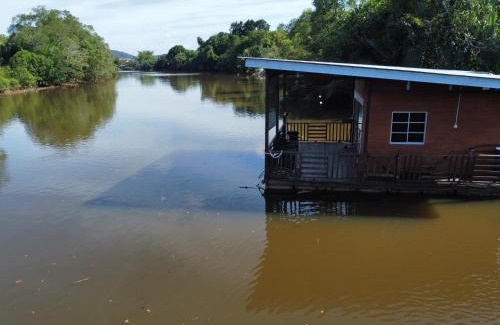 Kampung Laut Otro | Qimmy Riverside Floating Cabin