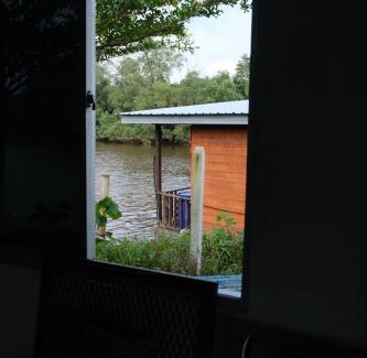 Kampung Laut Otro | Qimmy Riverside Floating Cabin