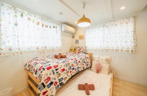 Nakakasai Apartamento | QiQi House Tokyo まるごと新築一軒家宿 Spacious New Home, 8 Guests, Easy Airport & Disney Access