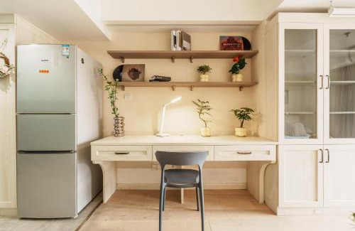 Pudong Apartamento | Qiya Luxury Apartment Lujiazui Beiyangjing Subway Station Branch