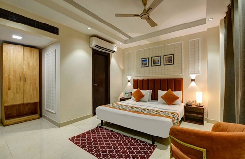 Delhi Hotel | Qotel Hotel AT Residency Kaushambi