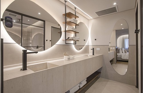 Batel Hotel | QOYA Hotel Curitiba, Curio Collection by Hilton