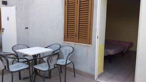 Pineto Cama Y Desayuno | Quadruple room in Pineto - Just a few meters from the sea