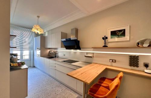 Old Town Apartamento | QUAI PROMENADE VIEW Balcony with breathtaking view