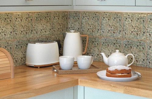 New Forest District Cabaña | Quaint 18th Century Fishermans Cottage in Lymington