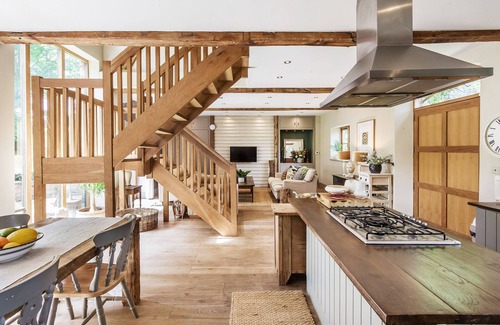Godalming Casa | Quaint 2 bed historical cottage in stunning English countryside