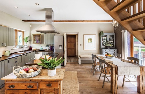 Godalming Casa | Quaint 2 bed historical cottage in stunning English countryside