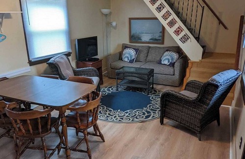 Old Orchard Beach Cabaña | Quaint 2 bedroom cottage across the street from the beach with private yard.