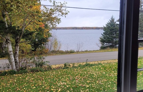 Lower Montague Cabaña | Quaint 2 bedroom water view cottage. Near great golfing, beaches and breweries.