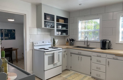 Cloverdale Apartamento | Quaint 2 Bedroom Flat Downtown