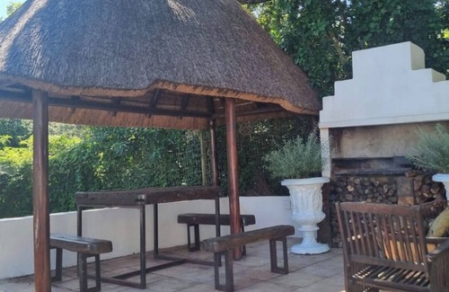 Beacon Bay Casa | Quaint 2-bedroom house in East London for a relaxing getaway @ quite Cul-de-sac