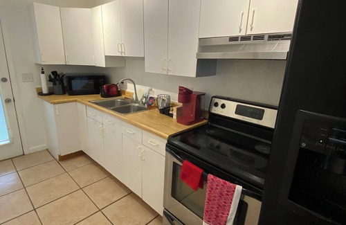 Sanford Casa | Quaint 2-bedroom house with AC in charming Sanford