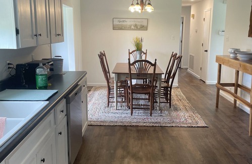 Knox County Otro | Quaint 3/2 farmhouse in a quiet rural setting.