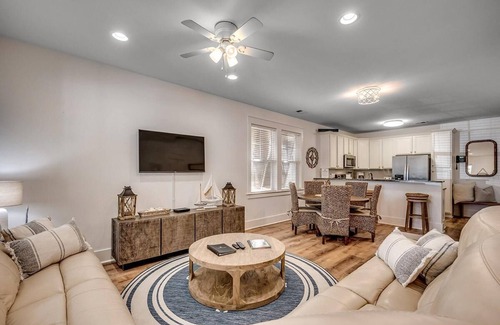 Windy Hill Villa | Quaint 3 Bedroom Townhome with Private Courtyard