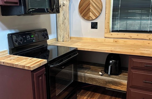 Stratford Cabina | Quaint 3-bedroom cabin on the Trails