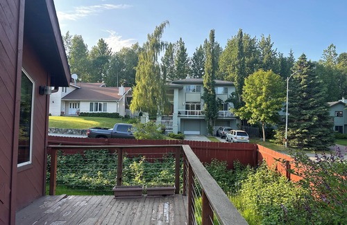 Old Seward - Oceanview Casa | Quaint 3-bedroom house in Anchorage
