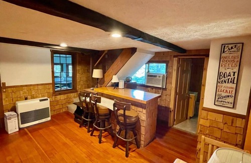 Town of Fowler Casa | Quaint 4 bedroom 2 bathroom cottage on the lake