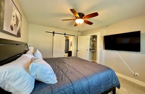 Mason Casa | Quaint 4 Bedroom Ranch Home in Mason Ohio