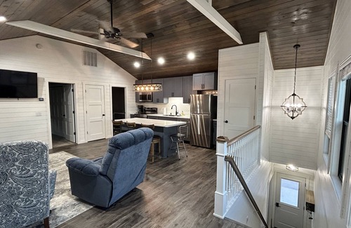 Pierre Apartamento | Quaint, all new loft apt. located in a quiet country setting, minutes from town.