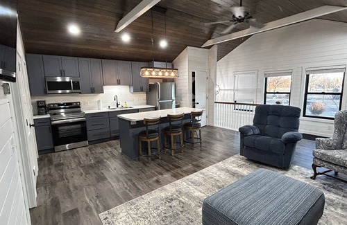 Pierre Apartamento | Quaint, all new loft apt. located in a quiet country setting, minutes from town.