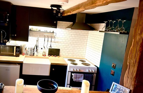 Bury Cabaña | Quaint and Cosy Cottage - Manchester