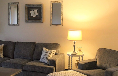 Fargo Apartamento | Quaint and cozy 2 bed, 1.5 bath Fargo rental apartment!