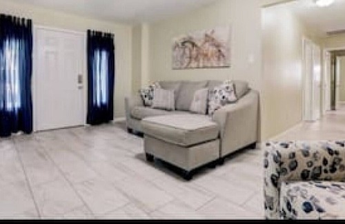 La Marque Casa | Quaint and Cozy 3 bedroom home La Marque/Gavelston